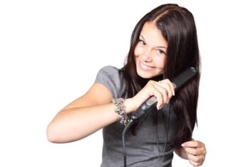 Czy można używać prostownicy na mokre włosy?